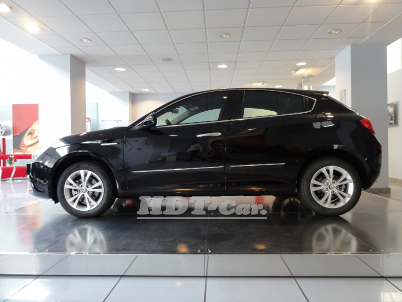 Ochranné lišty Alfa Romeo Giulietta 2011R